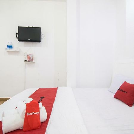 Reddoorz Plus Near Tan Dinh Market Ho Chi Minh-stad Buitenkant foto